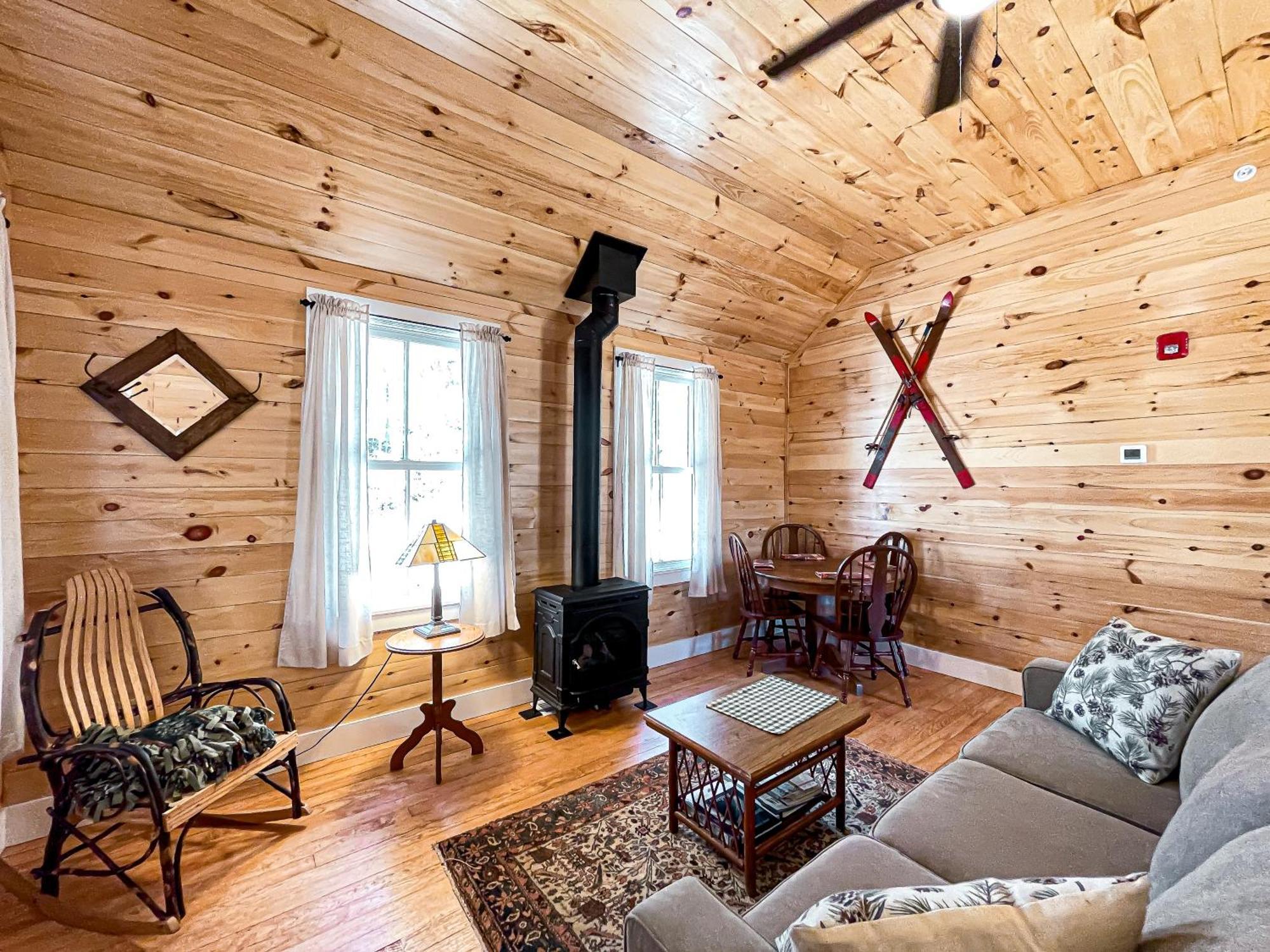 Готель White Pine Camp Paul Smiths Номер фото