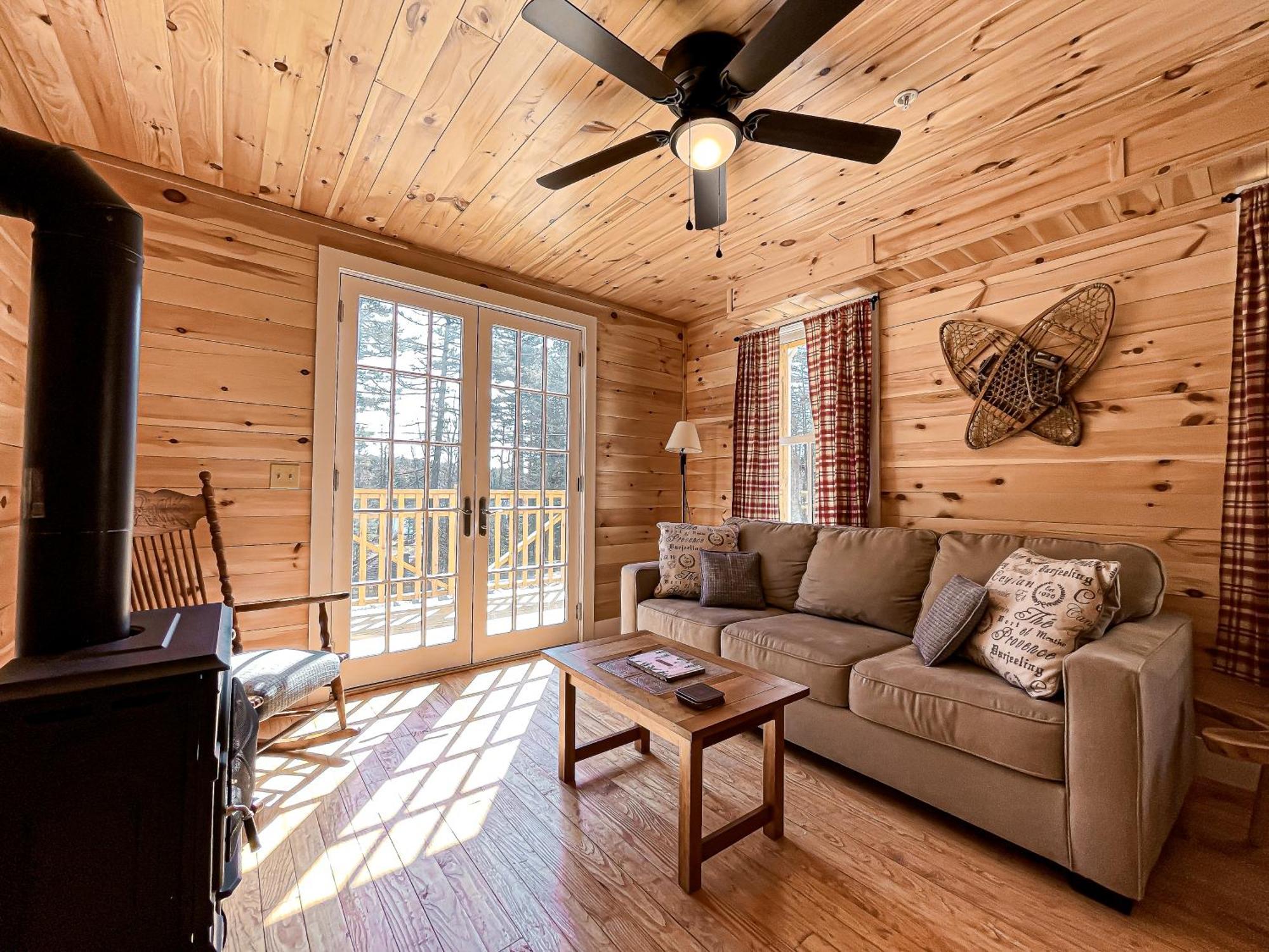 Готель White Pine Camp Paul Smiths Номер фото