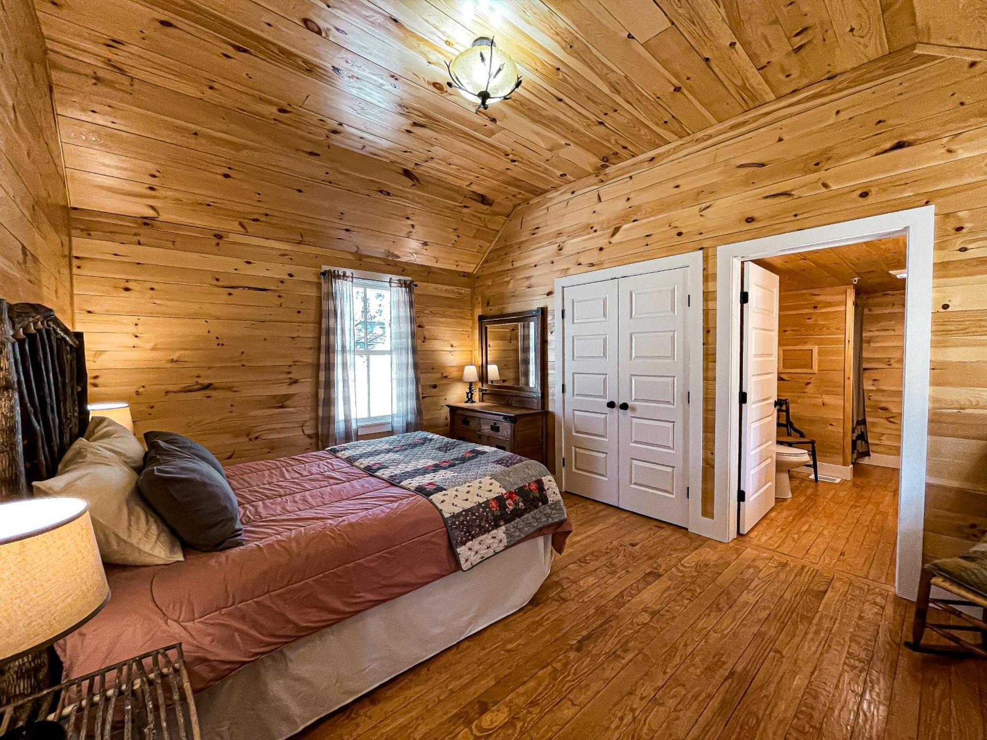 Готель White Pine Camp Paul Smiths Номер фото