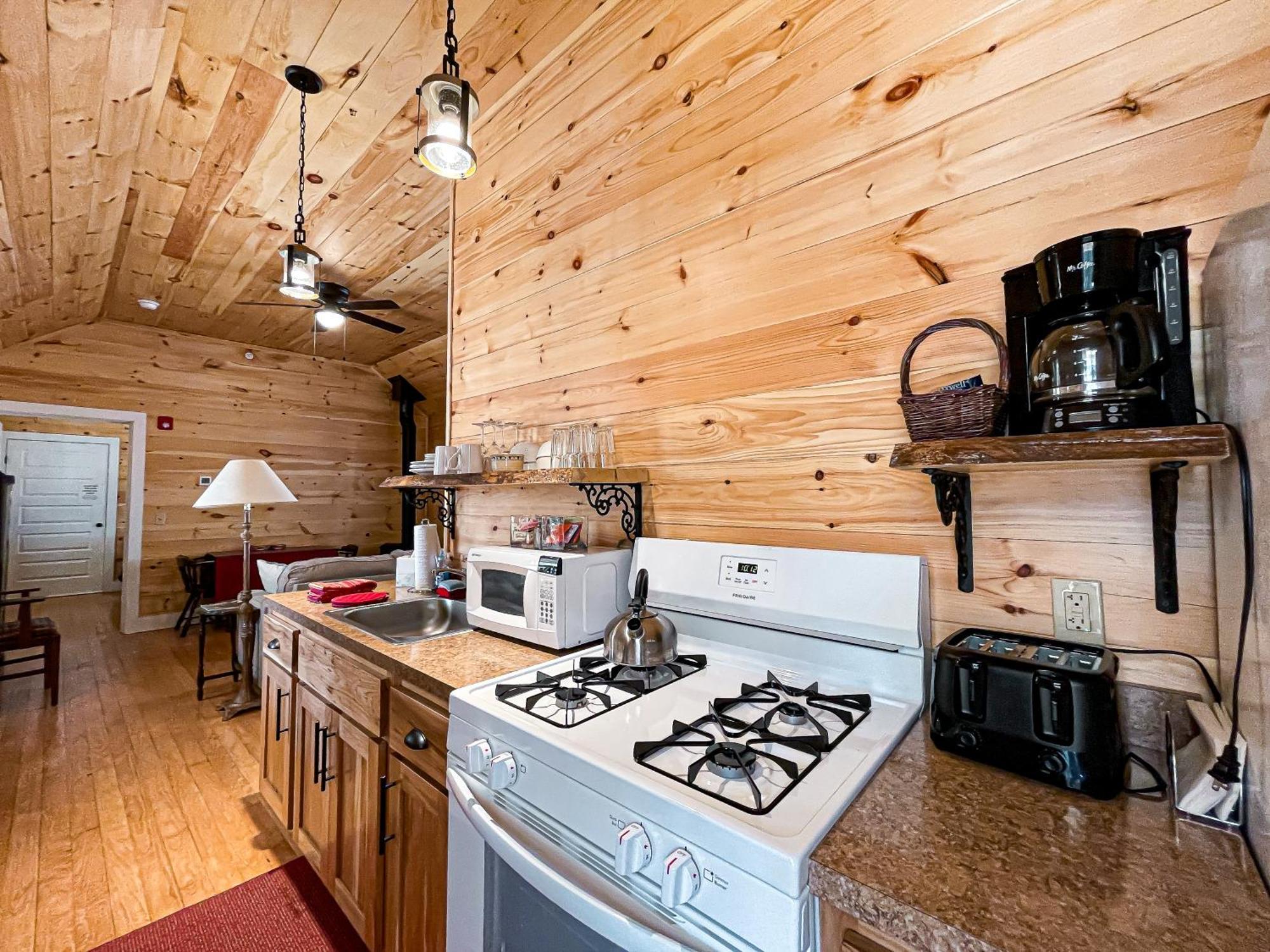 Готель White Pine Camp Paul Smiths Номер фото