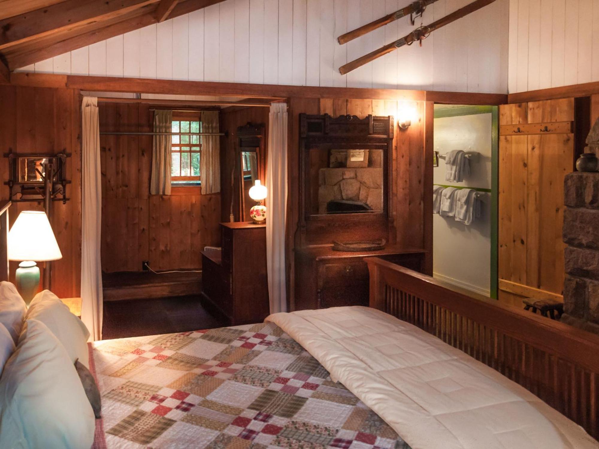 Готель White Pine Camp Paul Smiths Номер фото